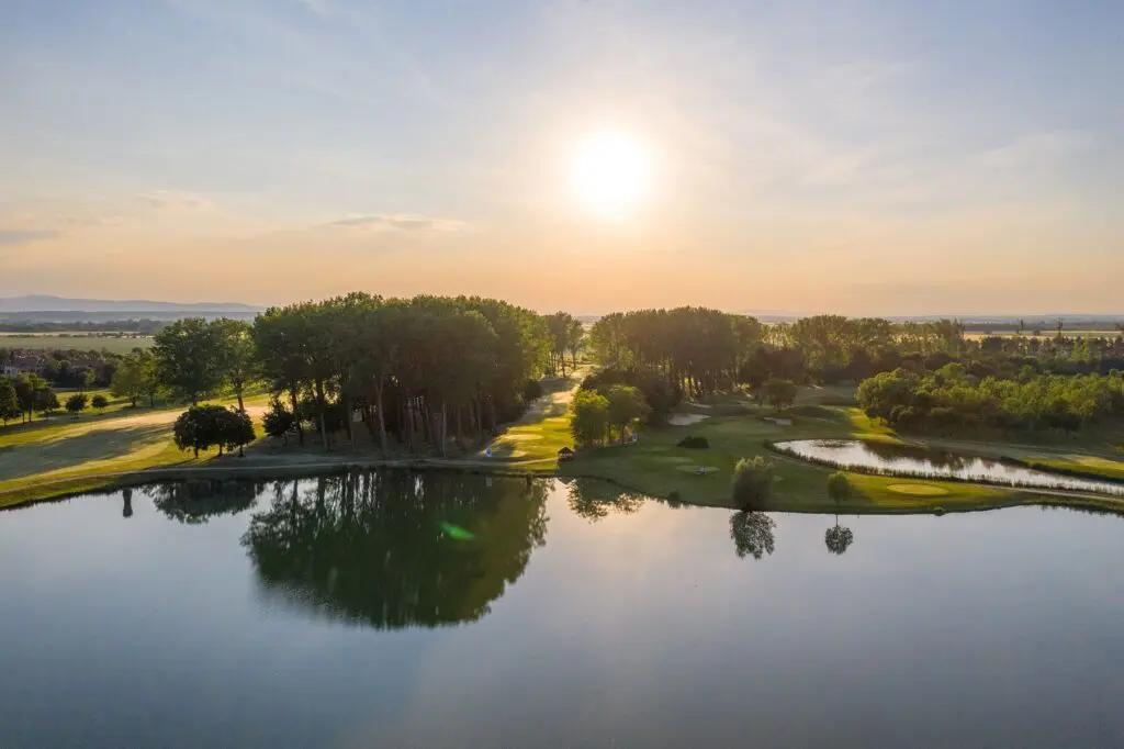 Zöldbe zárt luxus – induljon a nyár a Greenfield Hotel Golf & Spa Bükfürdő**** +superiorban!