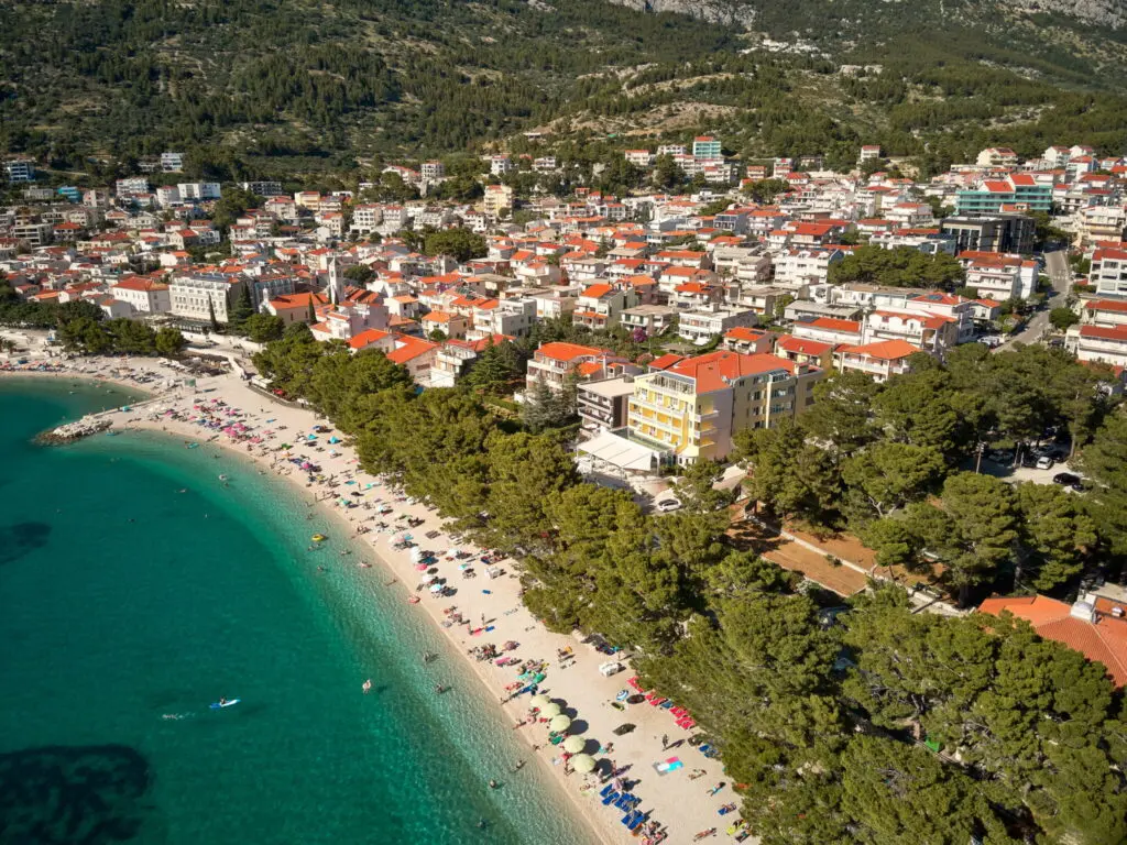 Tengerpart és hegycsúcs egy horvát nyaralásban: Biokovo–Makarska útikalauz