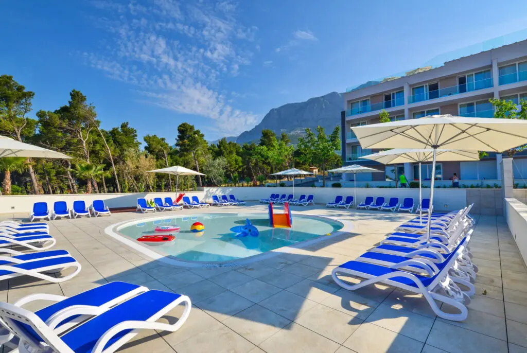 Tengerpart és hegycsúcs egy horvát nyaralásban: Biokovo–Makarska útikalauz
