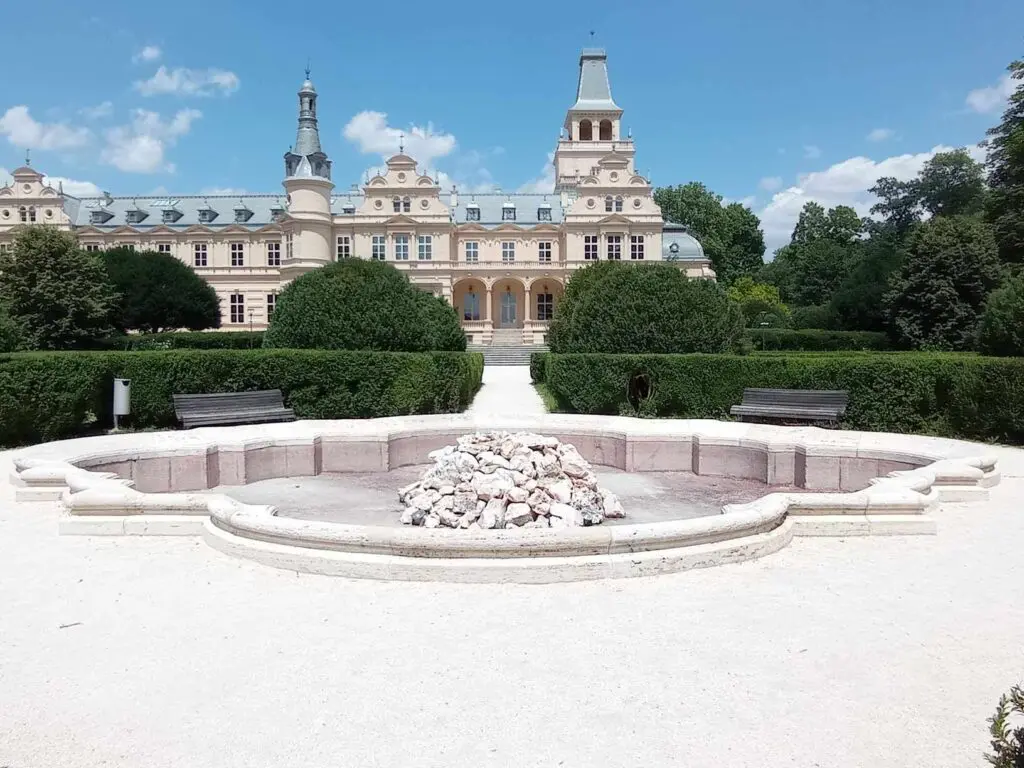 Minden, amit a Múzeumok Éjszakája 2026-ról tudnod kell – Budapesti és vidéki programtippek