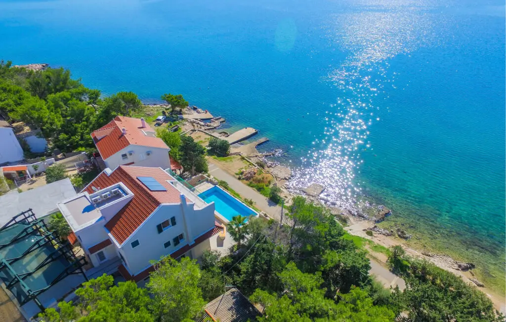 Top horvátországi strandok – homokos, köves és sziklás tengerpartok, amiket látnod kell az Adrián