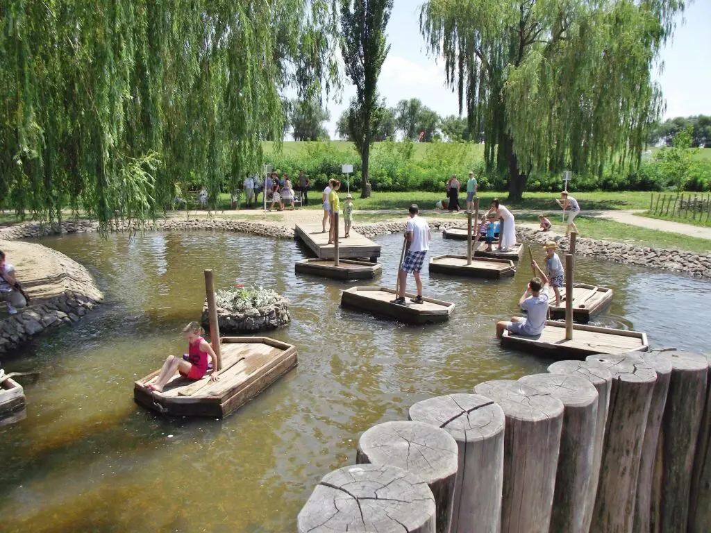 Tisza-tavi Ökocentrum látnivalók és hasznos tippek: Magyarország legnagyobb édesvízi akváriuma és élményparkja