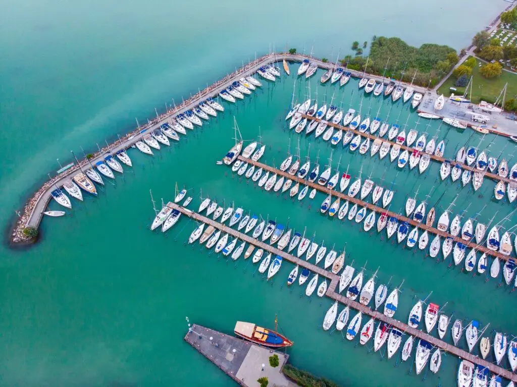 Varázslatos ősz a Kenese Bay Gardenben, ahol az évszak minden pillanata különleges