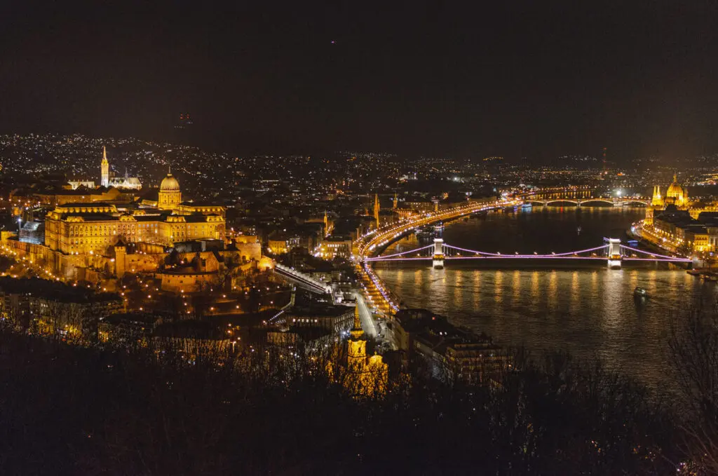 Romantika, fények, koktélok: Budapesti randi helyszínek egy emlékezetes estéhez