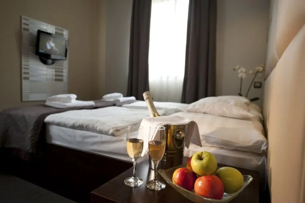 Pezsgő, pihenés, wellness – Ezt látnod kell, elképesztő szilveszteri ajánlatok magyarországi szállodákban!
