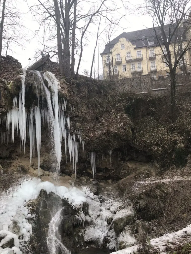 Falvak, amik télen a legszebbek - kihagyhatatlan téli látnivalók és szállások