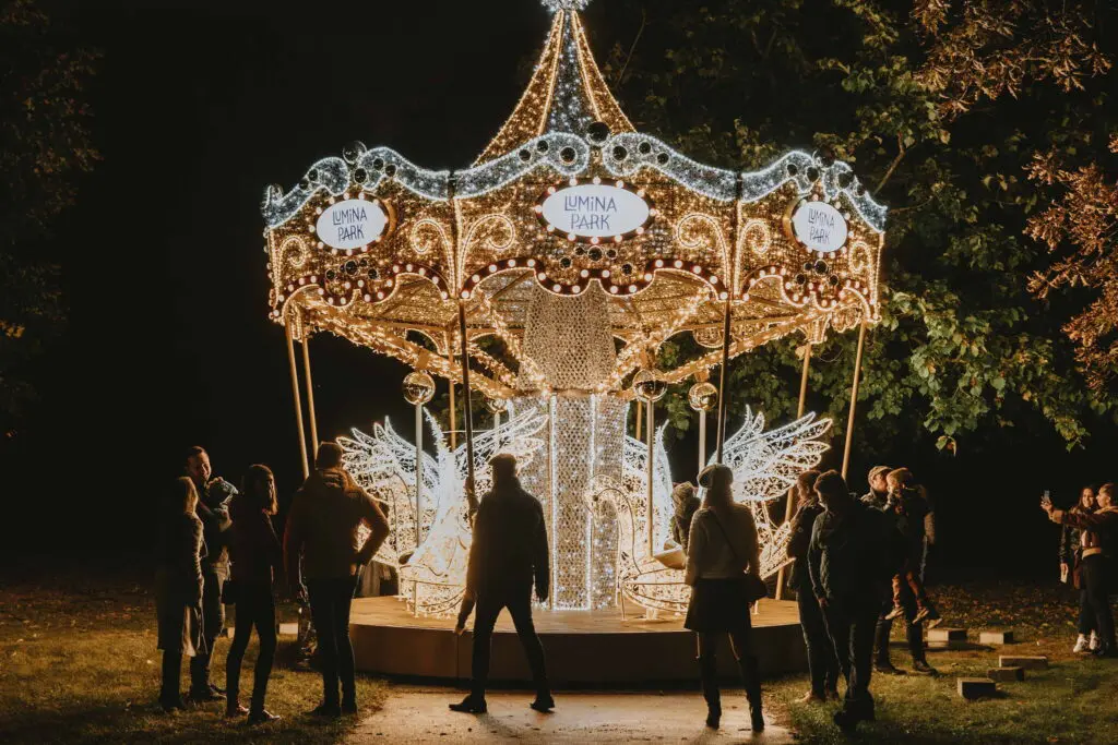 A fénykiállítások visszatértek – 8 budapesti és vidéki fénypark és kiállítás, amelyek garantáltan felvillanyoznak!