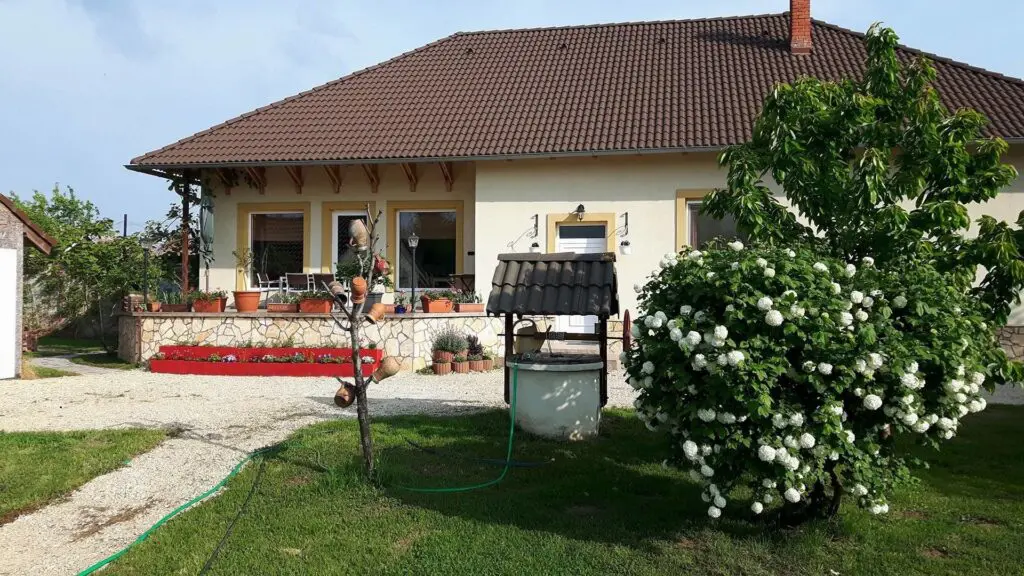 A legdrágább foglalásoktól a legolcsóbb ajánlatokig: ilyen volt 2025 a Szallas.hu-n