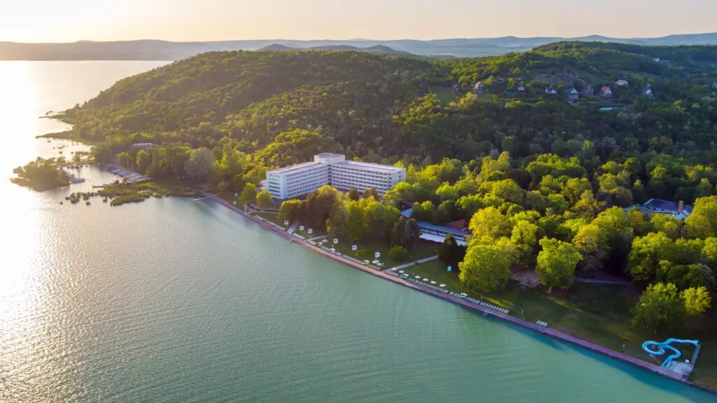 Tavaszi Balaton újratöltve – Nincs Tihanyi-félsziget tihanyi gejzírmező nélkül!