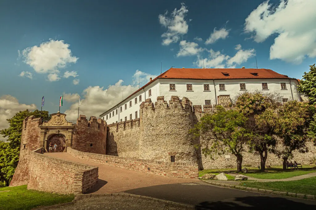 3 nap Pécs és környéke – így utazz, hogy szállás-, étterem- és programkedvezményt is kapj