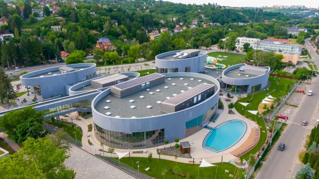Miskolc a meglepetés - Európa egyik legolcsóbb sláger úti célja, de miért imádják a külföldiek?