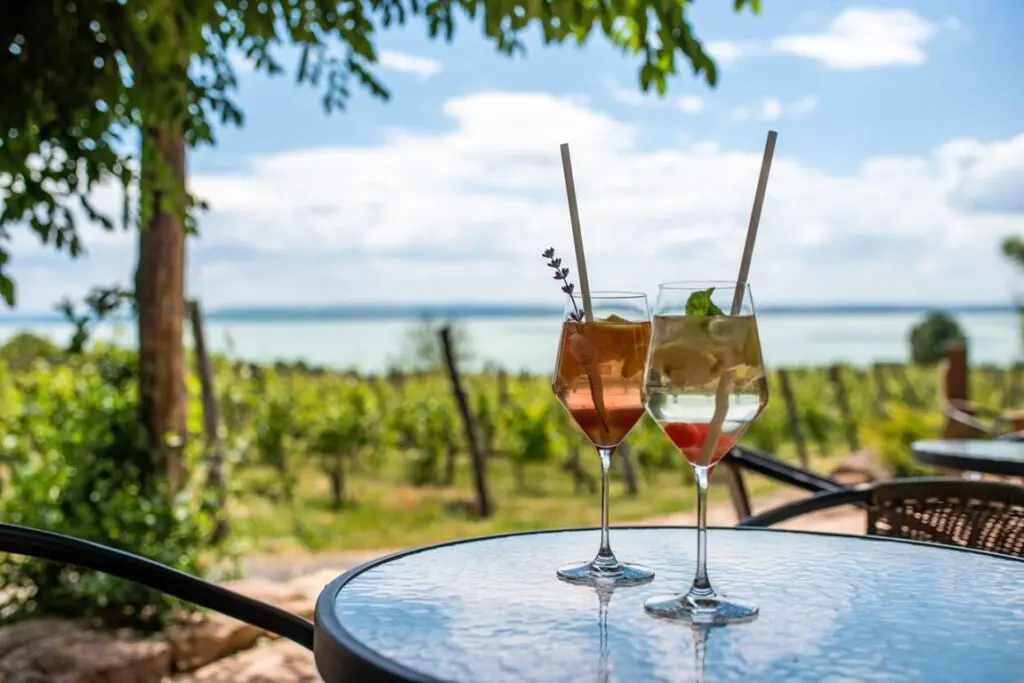 Balaton Camino: 200+ km a Balaton körül – miért és merre indulnak el rajta egyre többen?