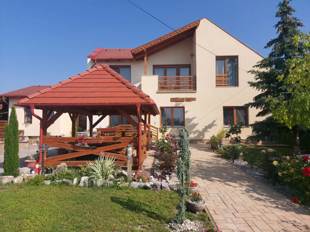 Balaton Camino: 200+ km a Balaton körül – miért és merre indulnak el rajta egyre többen?