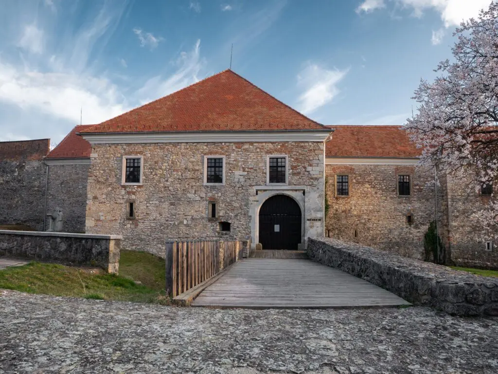 Óriások, arborétum, kastélytúra: Zöld ékszerdoboz a Mecsek szívében