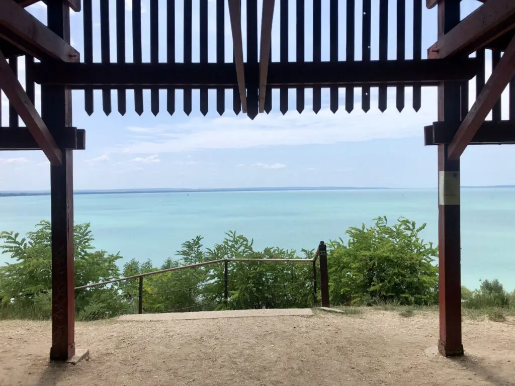 Balaton Camino: 200+ km a Balaton körül – miért és merre indulnak el rajta egyre többen?