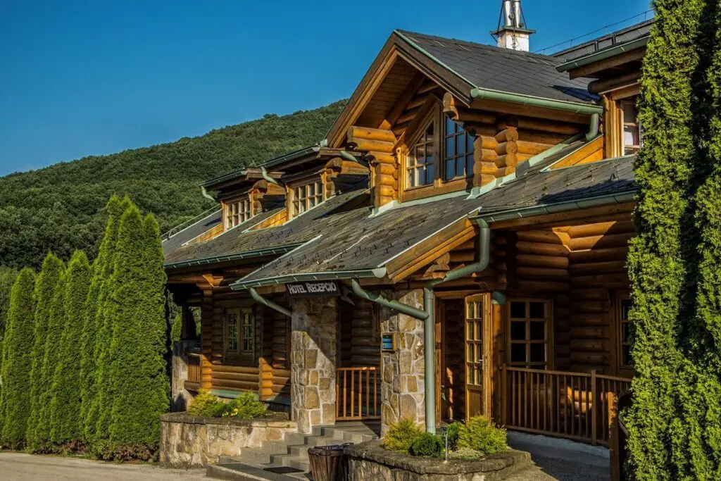 Top 10 természetközeli hotel és látnivalók a tavaszra