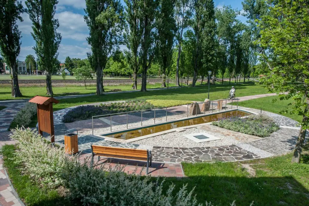 Természetes wellness: Top 10 Kneipp-ösvény és mezítlábas park, amit imádni fogsz!