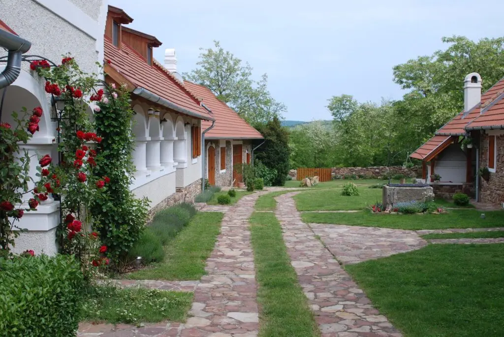 Balatoni Provence A Balaton felvid k Titkos Vil ga Amit L tnod Kell 