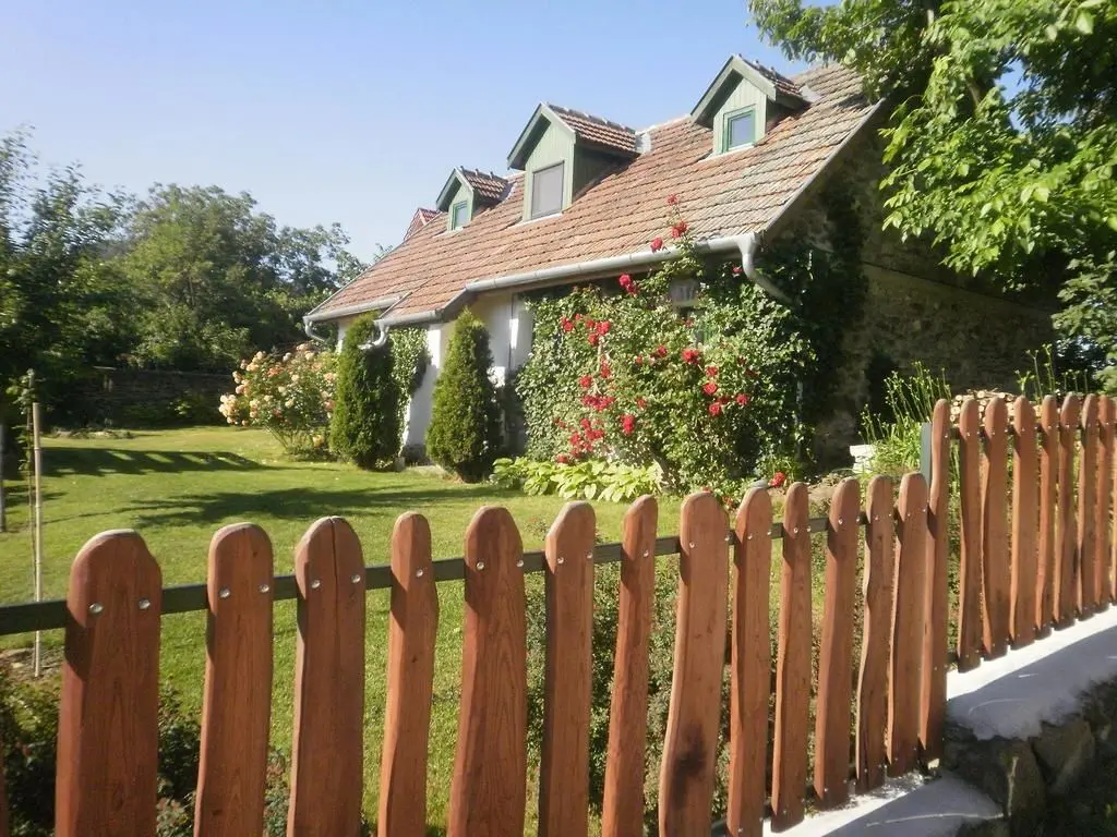 Balatoni Provence – A Balaton-felvidék titkos világa, amit látnod kell
