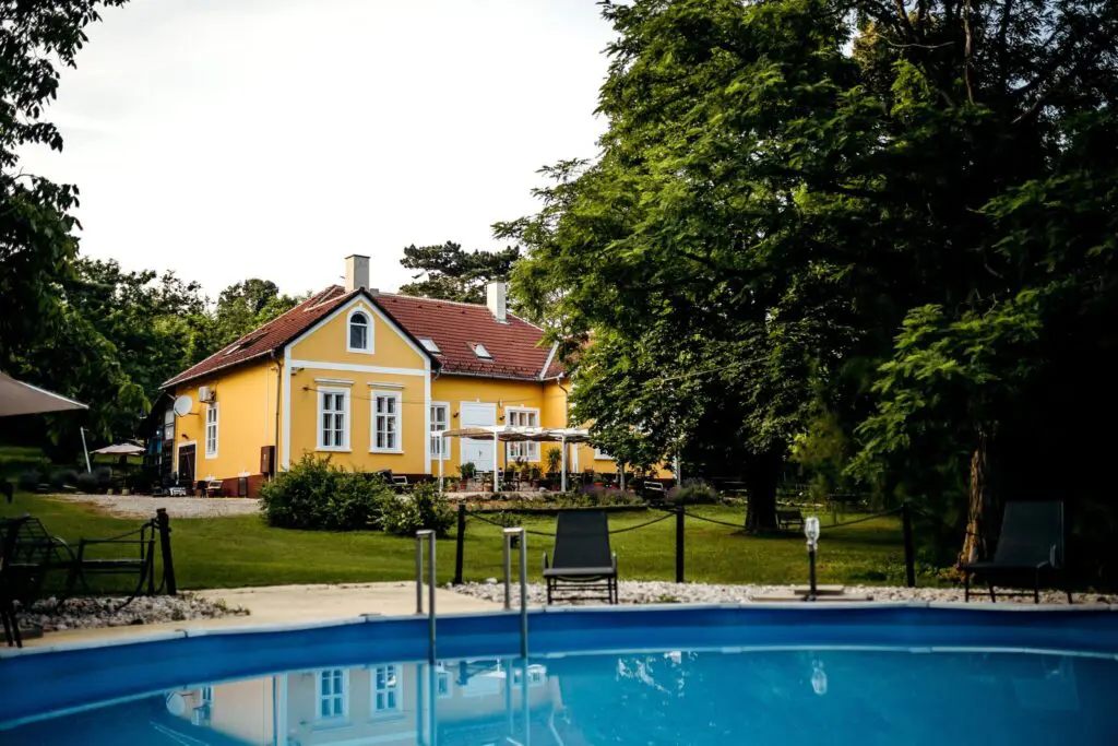 Természetes wellness: Top 10 Kneipp-ösvény és mezítlábas park, amit imádni fogsz!