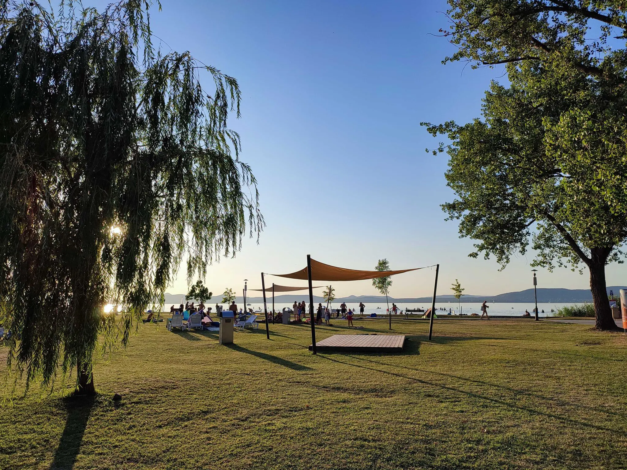 Átszállás nélkül a Balatonra: nyári fürdővonat indul Miskolcról