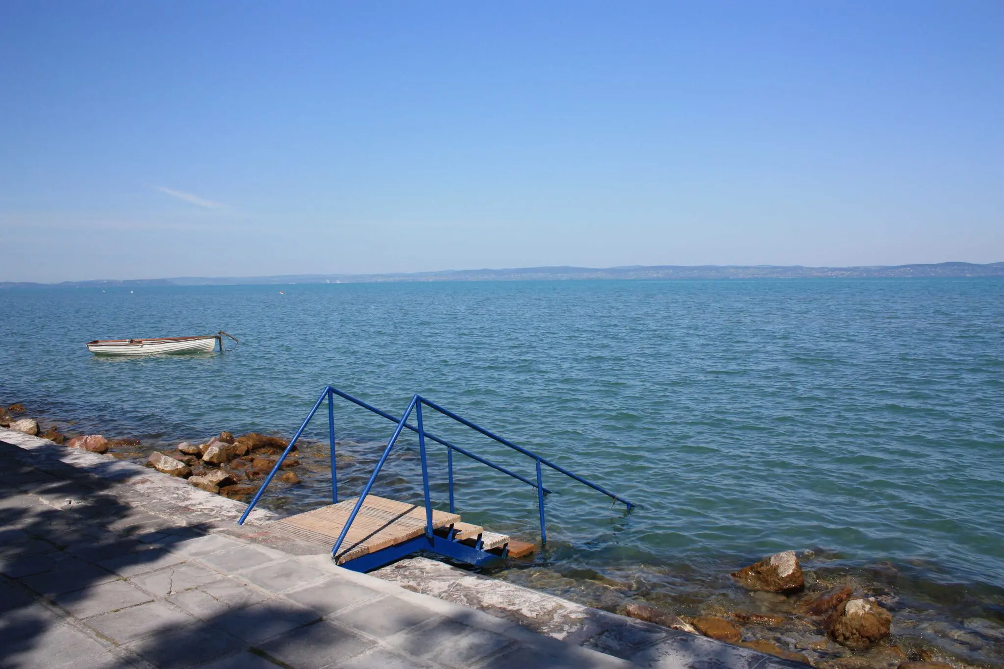 Átszállás nélkül a Balatonra: nyári fürdővonat indul Miskolcról