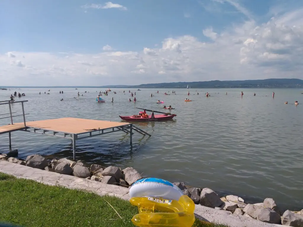Melyik a legdrágább és a legolcsóbb strand? Balatoni árkörkép a déli partról