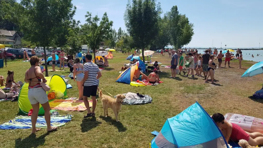 Melyik a legdrágább és a legolcsóbb strand? Balatoni árkörkép a déli partról