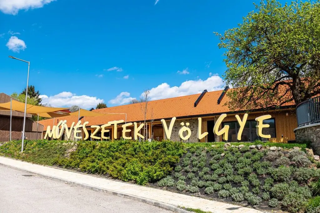 10 nap, több ezer program és rengeteg meglepetés vár a Balaton-felvidéken: erre készül az idei Művészetek Völgye