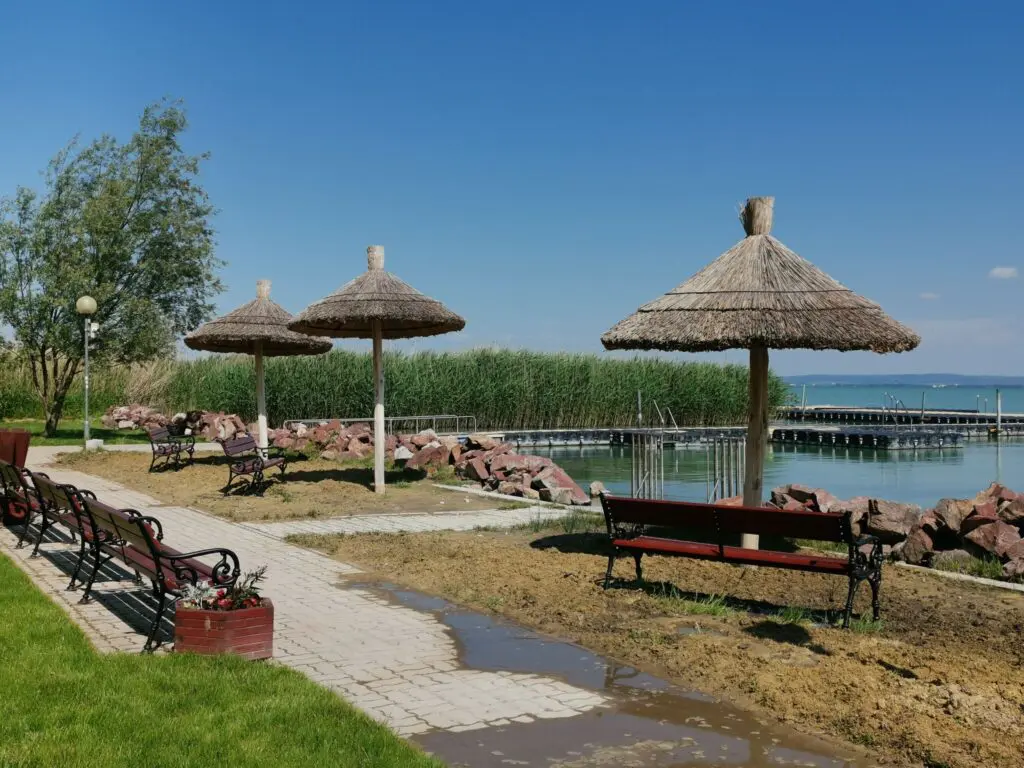 Ezek lettek 2026 legjobb balatoni strandjai a Kékhullám Zászló minősítés szerint