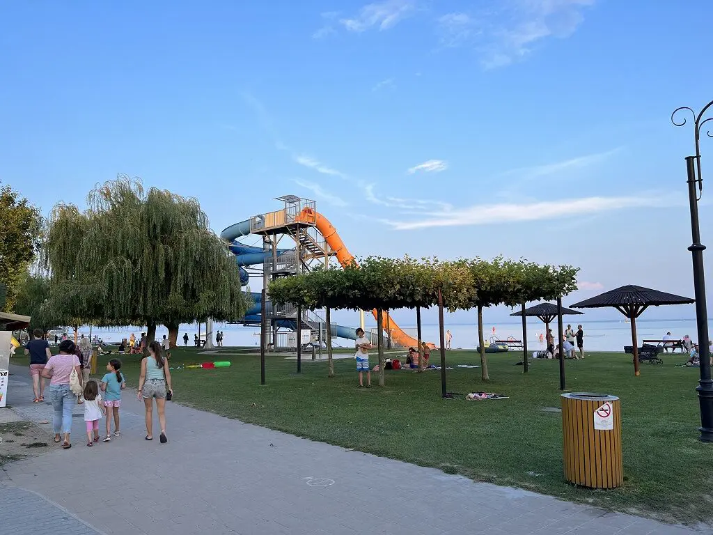 Ezek lettek 2026 legjobb balatoni strandjai a Kékhullám Zászló minősítés szerint
