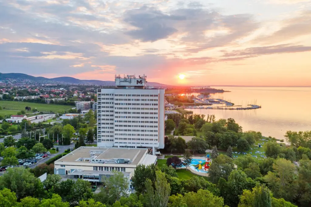 Szállások, ahol a pihenés mellé élmények is járnak – akár 100 programkuponnal!