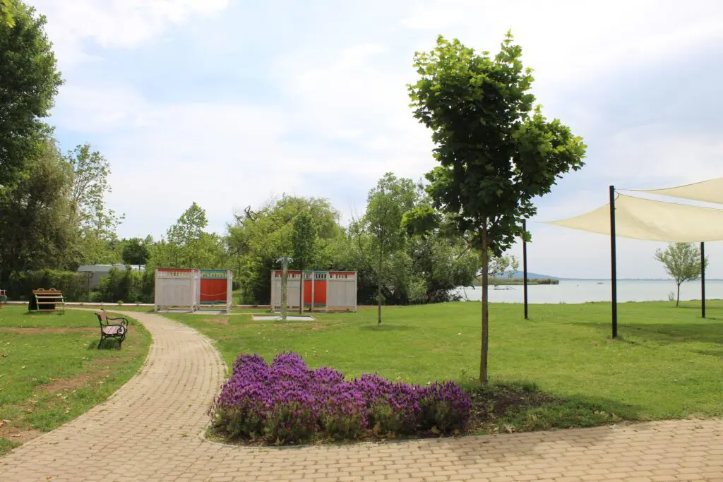 Ezek lettek 2026 legjobb balatoni strandjai a Kékhullám Zászló minősítés szerint