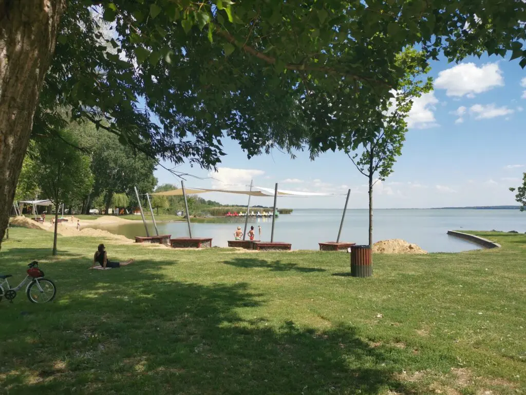 Ezek lettek 2026 legjobb balatoni strandjai a Kékhullám Zászló minősítés szerint