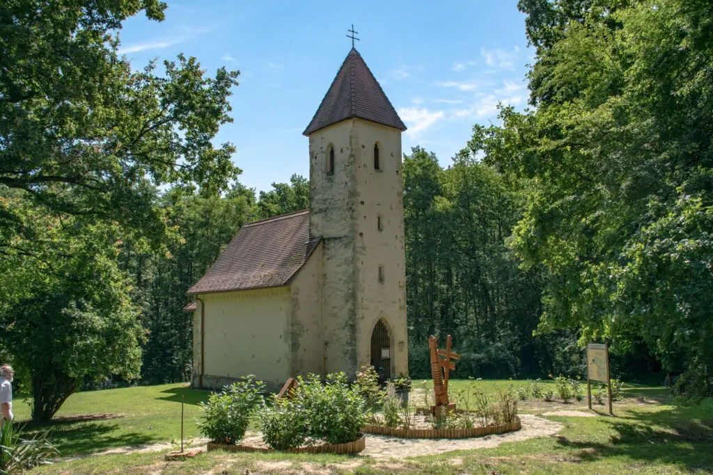 Ez az őrségi település olyan, mintha a magyar népmesékből lépett volna elő