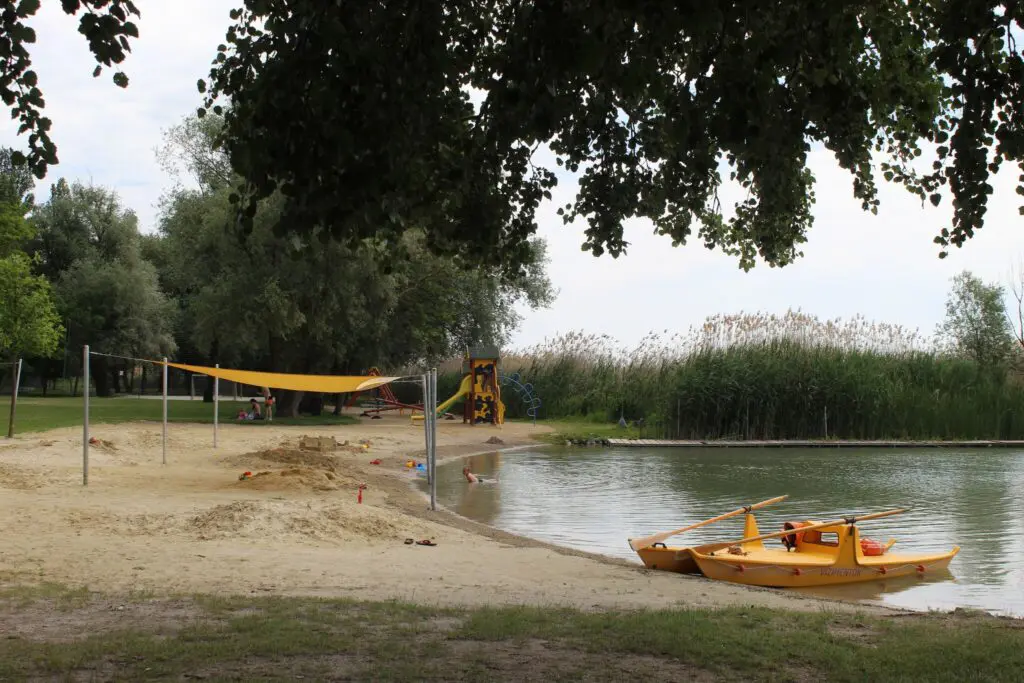 Ezek lettek 2026 legjobb balatoni strandjai a Kékhullám Zászló minősítés szerint