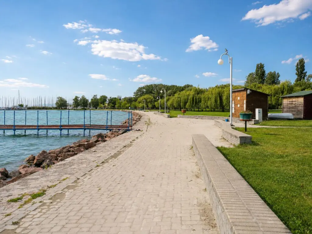 Ezek lettek 2026 legjobb balatoni strandjai a Kékhullám Zászló minősítés szerint