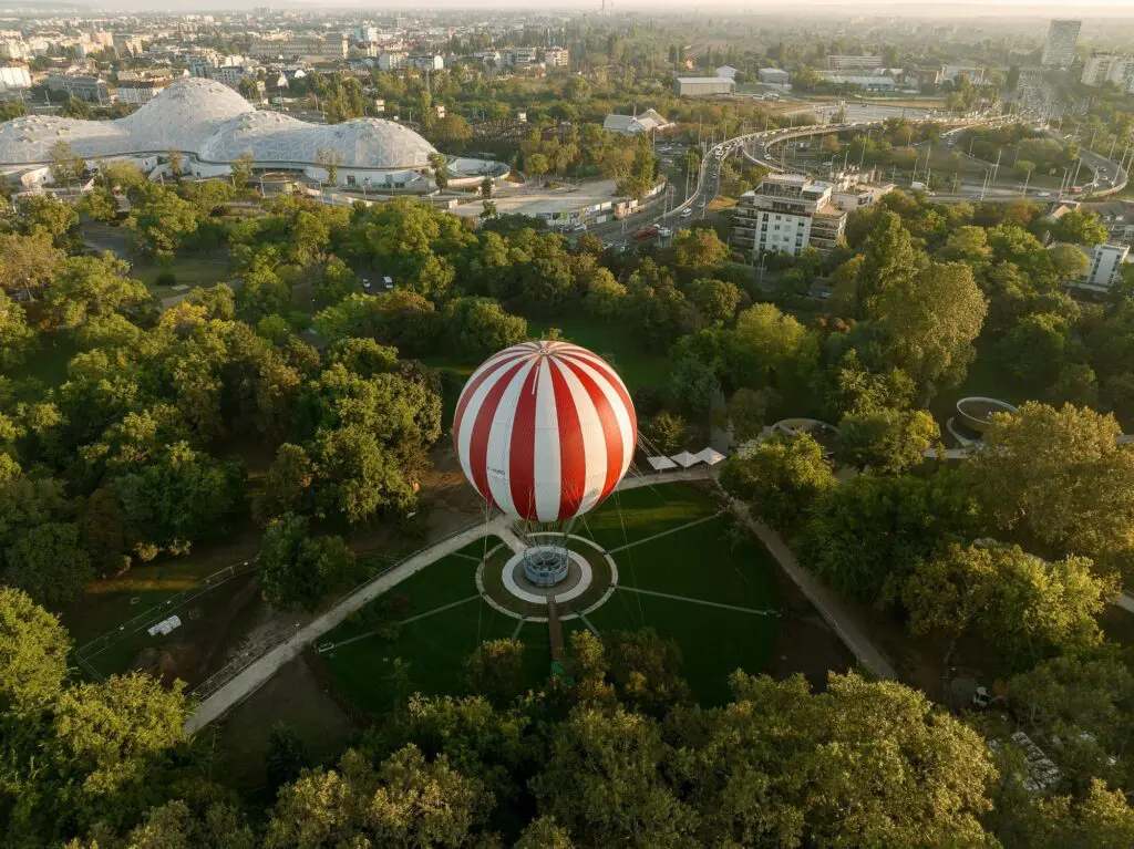 Titkos és népszerű helyszínek a hazai hőlégballonozáshoz - Budapest