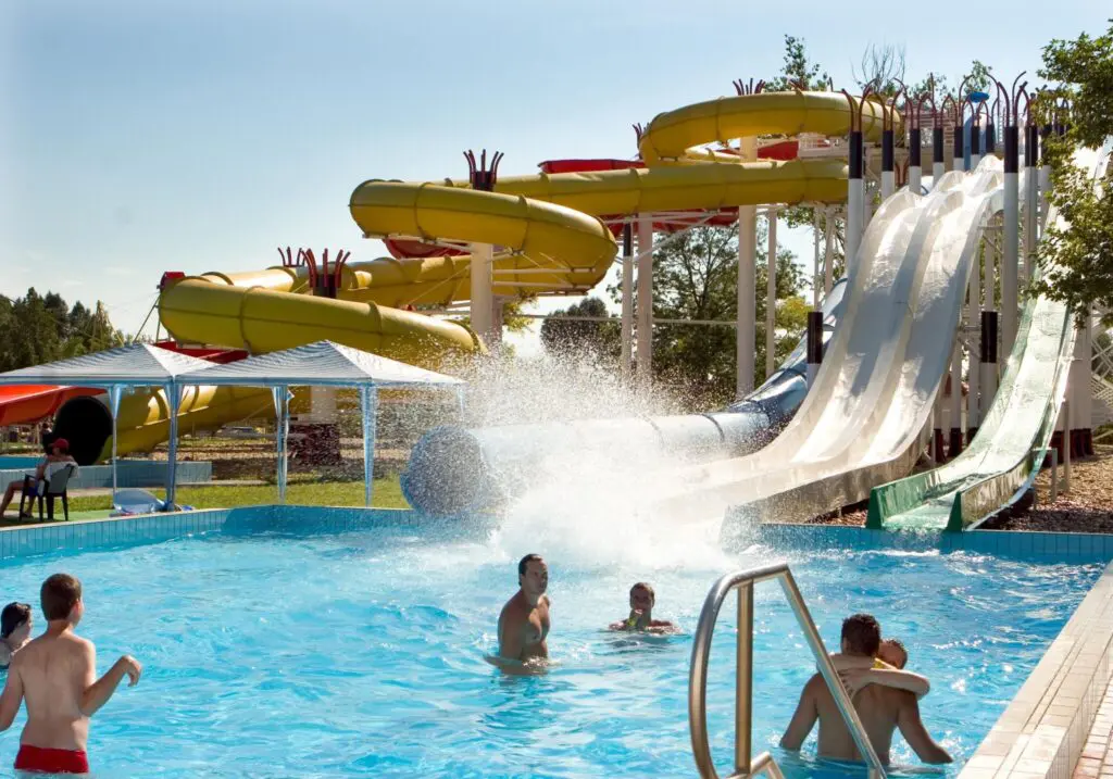 Kecskeméti Élményfürdő és Csúszdapark, Kecskemét 