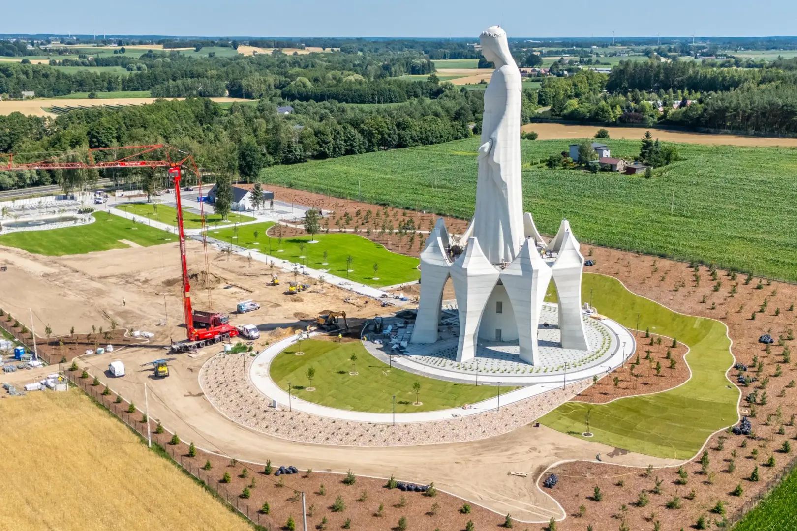 Az 55,6 méter magas Mária-szobor