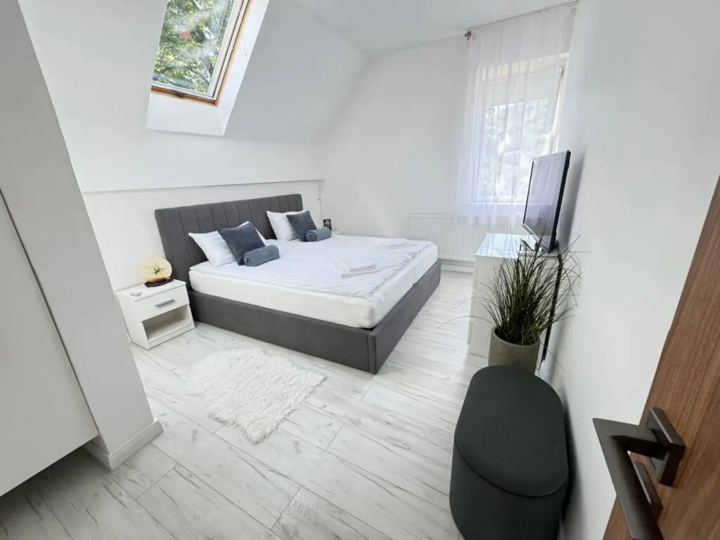 Tettye Apartman Pécs***