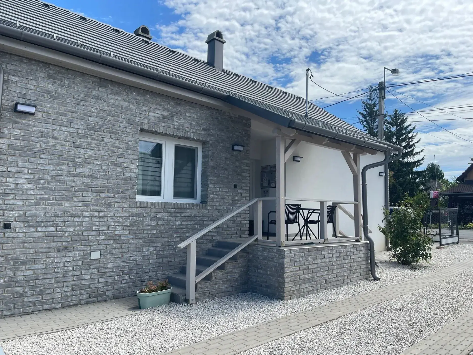 Kutyabarát szállás: Angyalkert Apartman Balatonszárszó