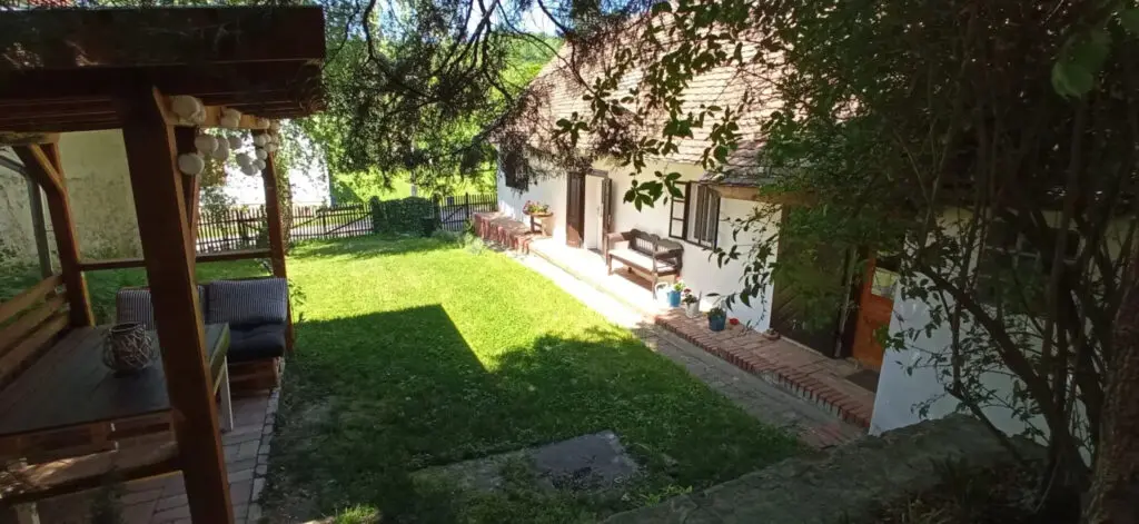 Karmos Julcsi Öreg Háza Zengővárkony 