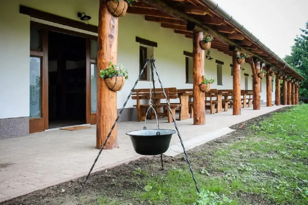 Kőpince Vendégház Bakonyszentlászló