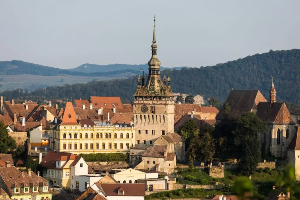 Ködbe burkolódzó kastélyok: 7+1 borzongós őszi úti cél Erdélyben Segesvári vár – Segesvár (Sighișoara)
