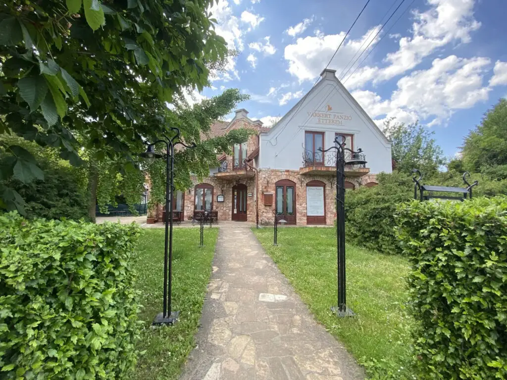 Várkert Panzió Miskolc
