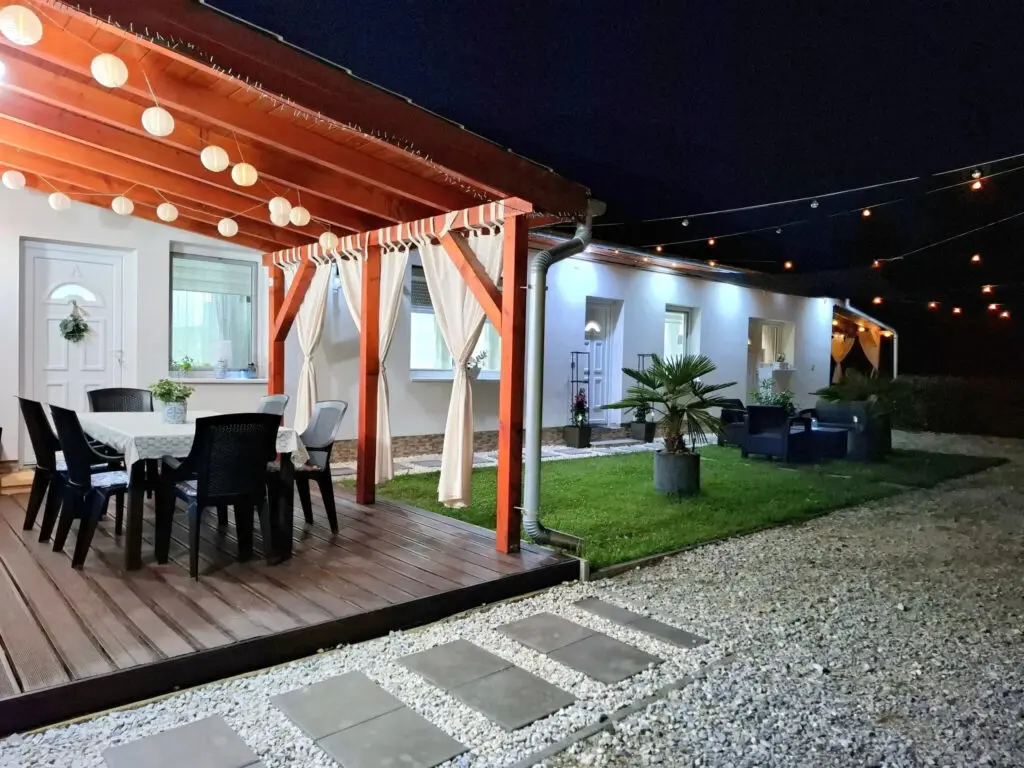 White House Apartman Bogács
