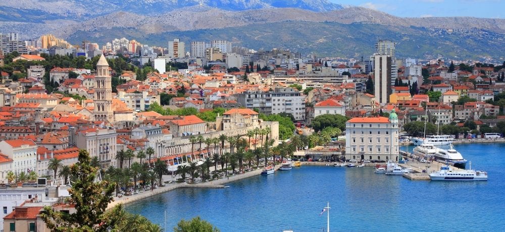 Split látnivalók: tengerpart és kikötő