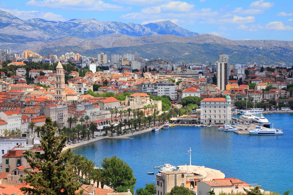Split látnivalók: tengerpart és kikötő