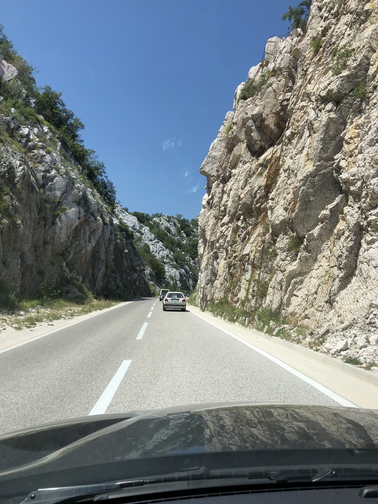 autóval Montenegróba